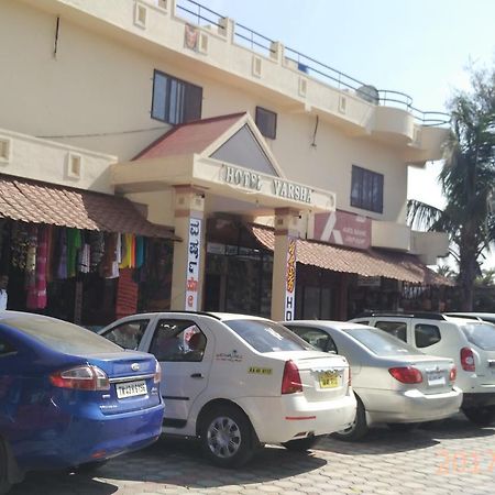 Hotel Varsha ฮัมปี ภายนอก รูปภาพ