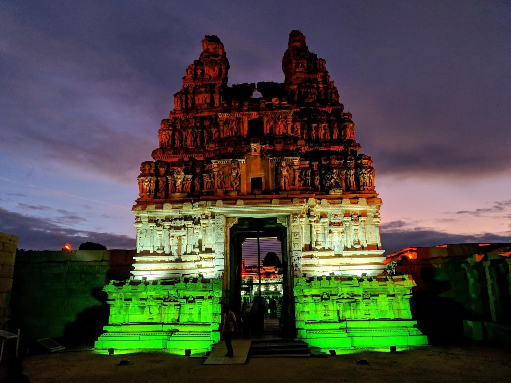 Hotel Varsha ฮัมปี ภายนอก รูปภาพ
